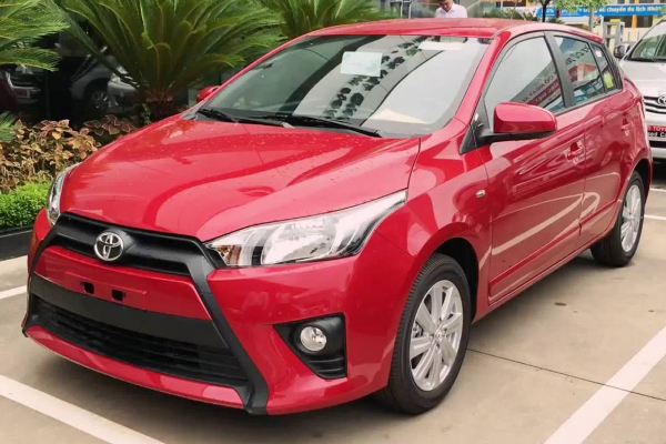 Toyota yaris e 1 600x400